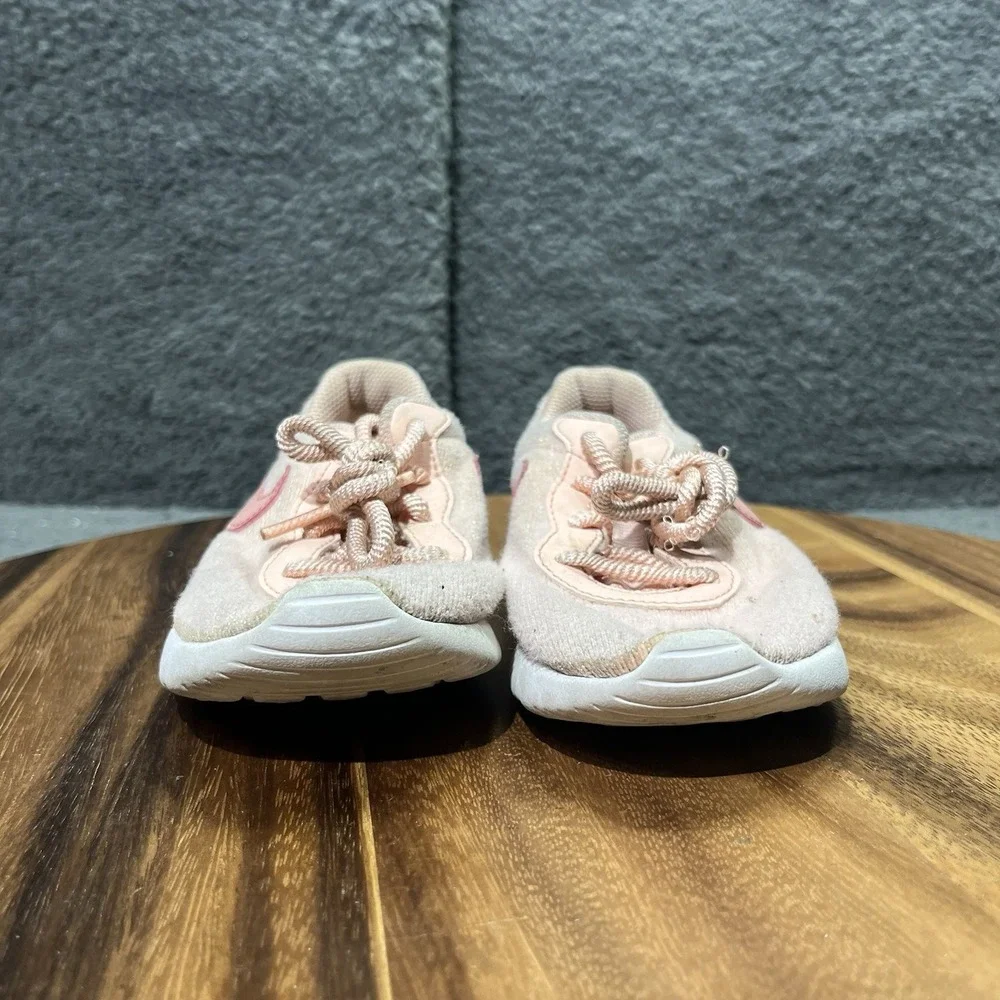 Nike Tanjun Youth Size 11.5C Pink And White Sneakers Shoes‎ Lace Up 859618-603